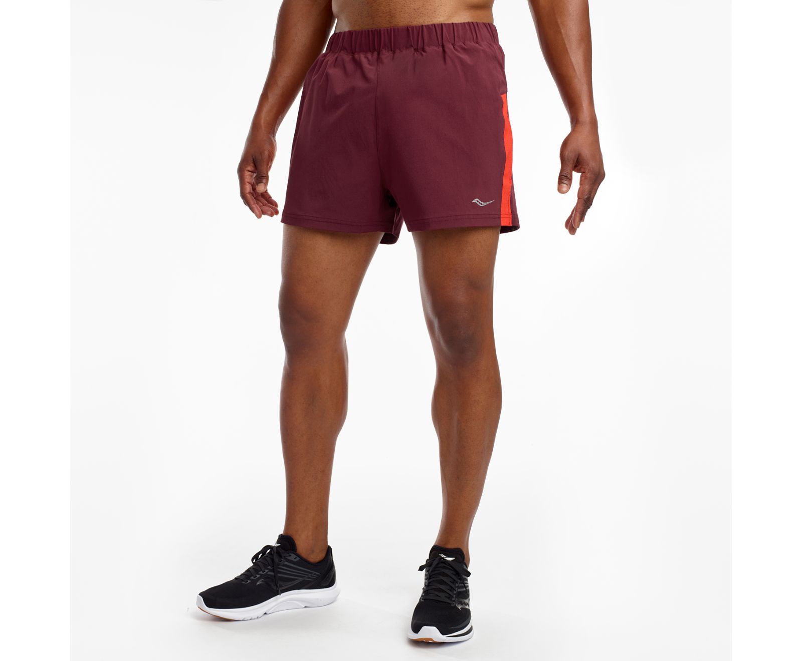 Burgundy Men's Saucony Outpace 3" Shorts | 4265-XRTDC