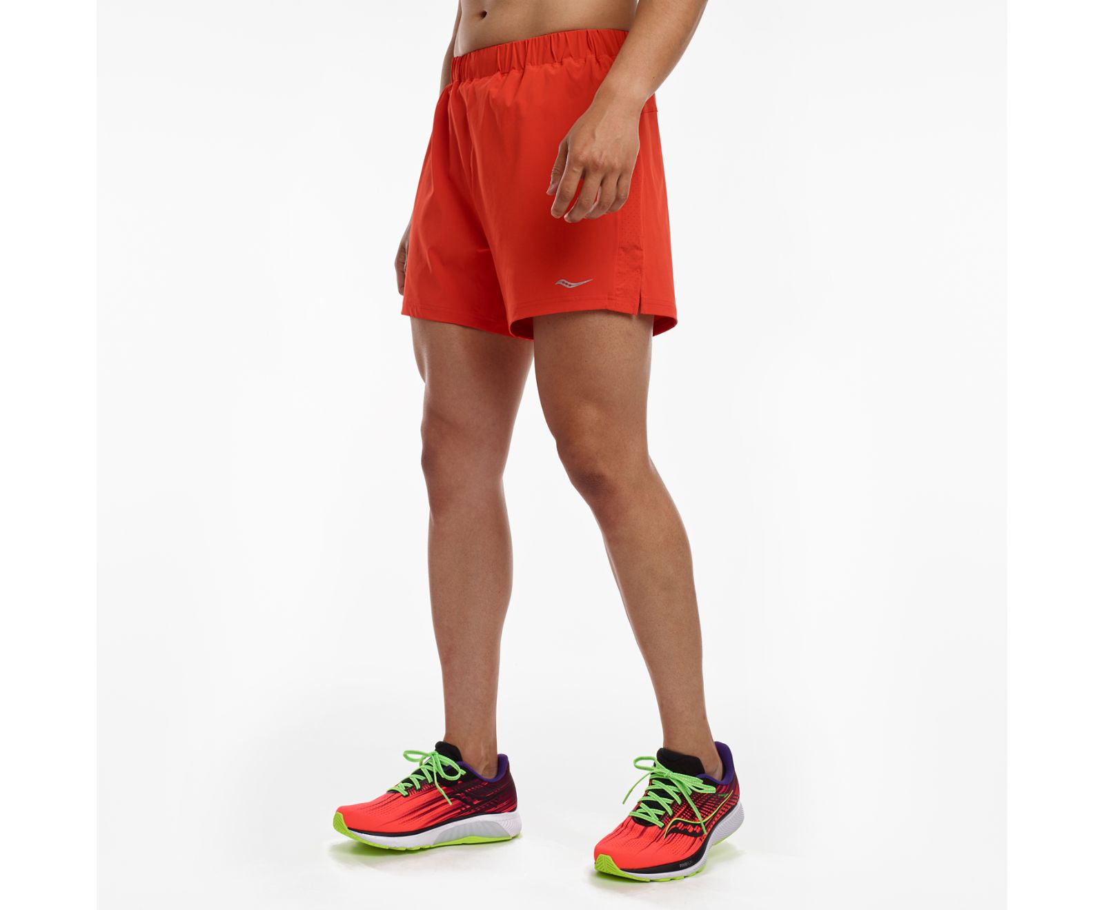 Red Men's Saucony Outpace 5" Shorts | 6541-MNZQX